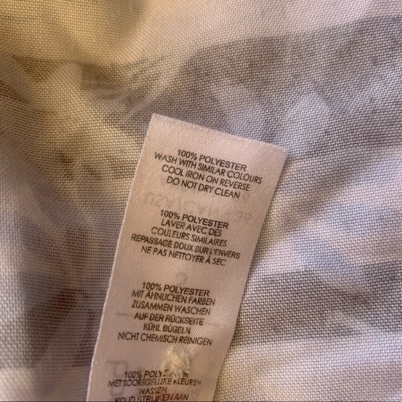 boohooMAN Button Up Shirt Blue Floral - Men’s S - Picture 7 of 7